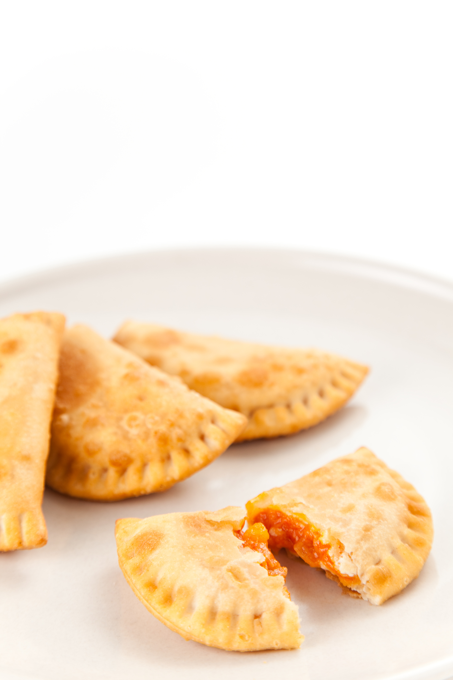 Empanadas de atún con tomate y cebolla