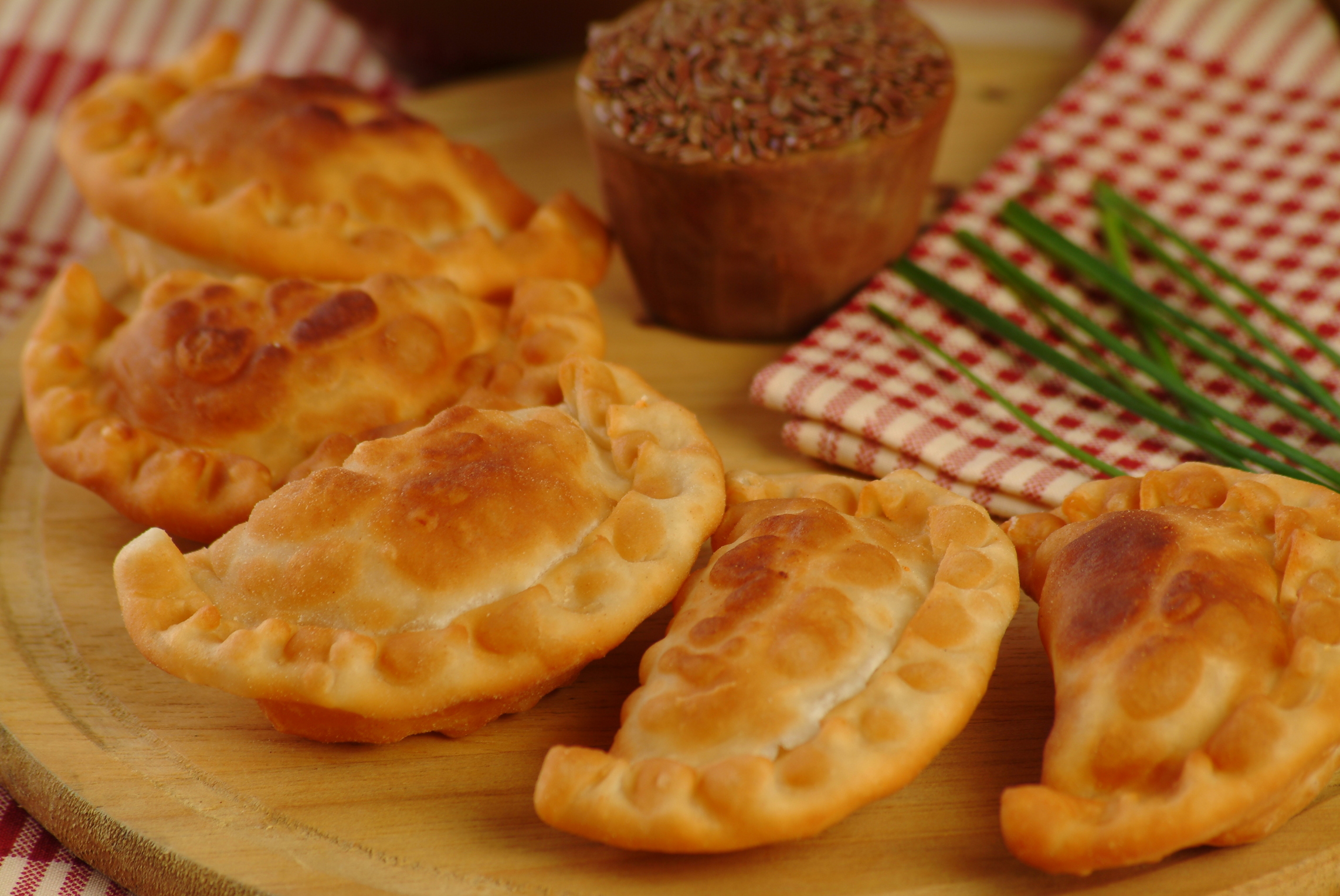 Empanadillas de morcilla y manzana caramelizada