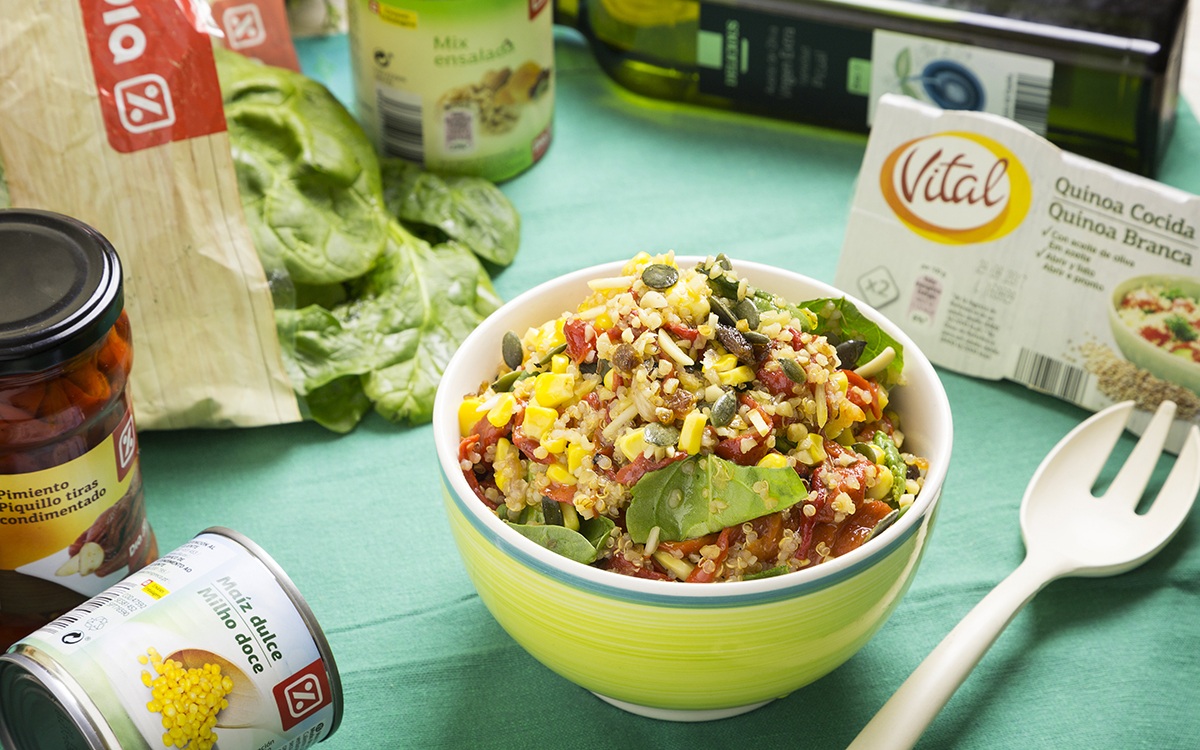 Ensalada de quinoa con pimientos del piquillo