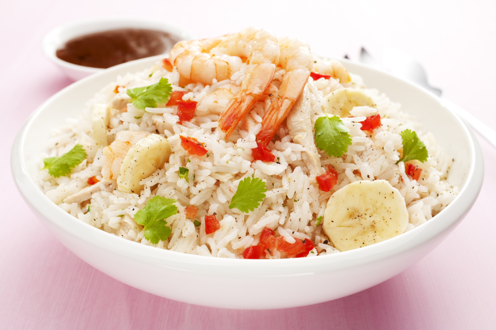 Ensalada de arroz y langostinos