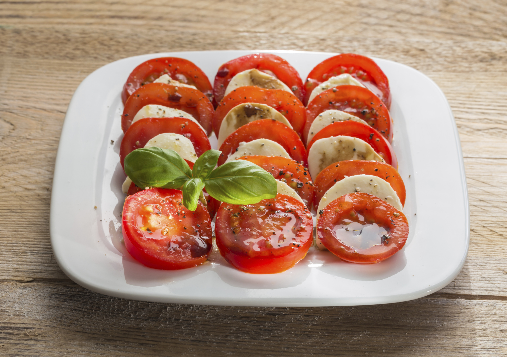 Ensalada caprese con tofu