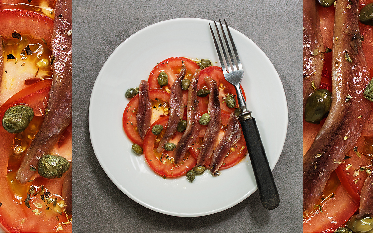 Ensalada de tomate con anchoas del cantábrico