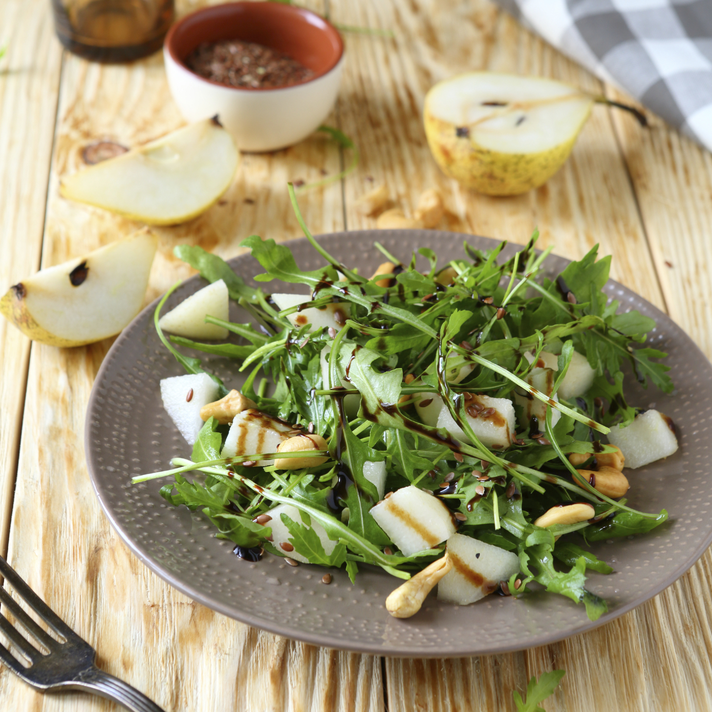 Ensalada de peras y anacardos