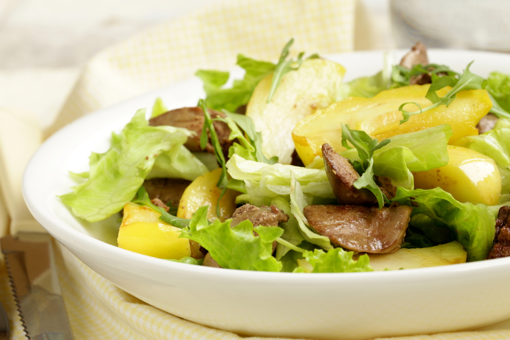 Ensalada de rúgula, manzana y pollo