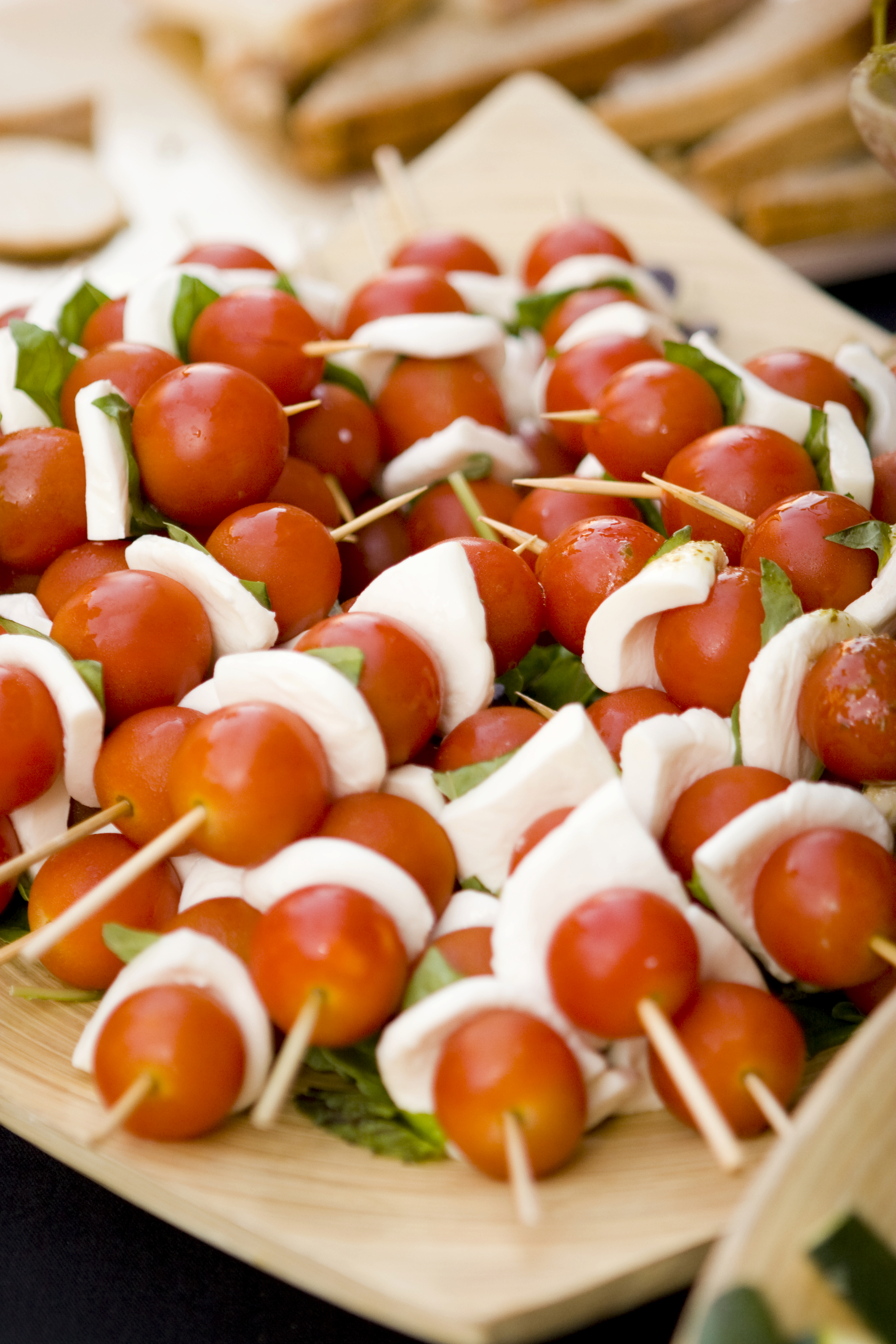 Pinchos de tomate y queso