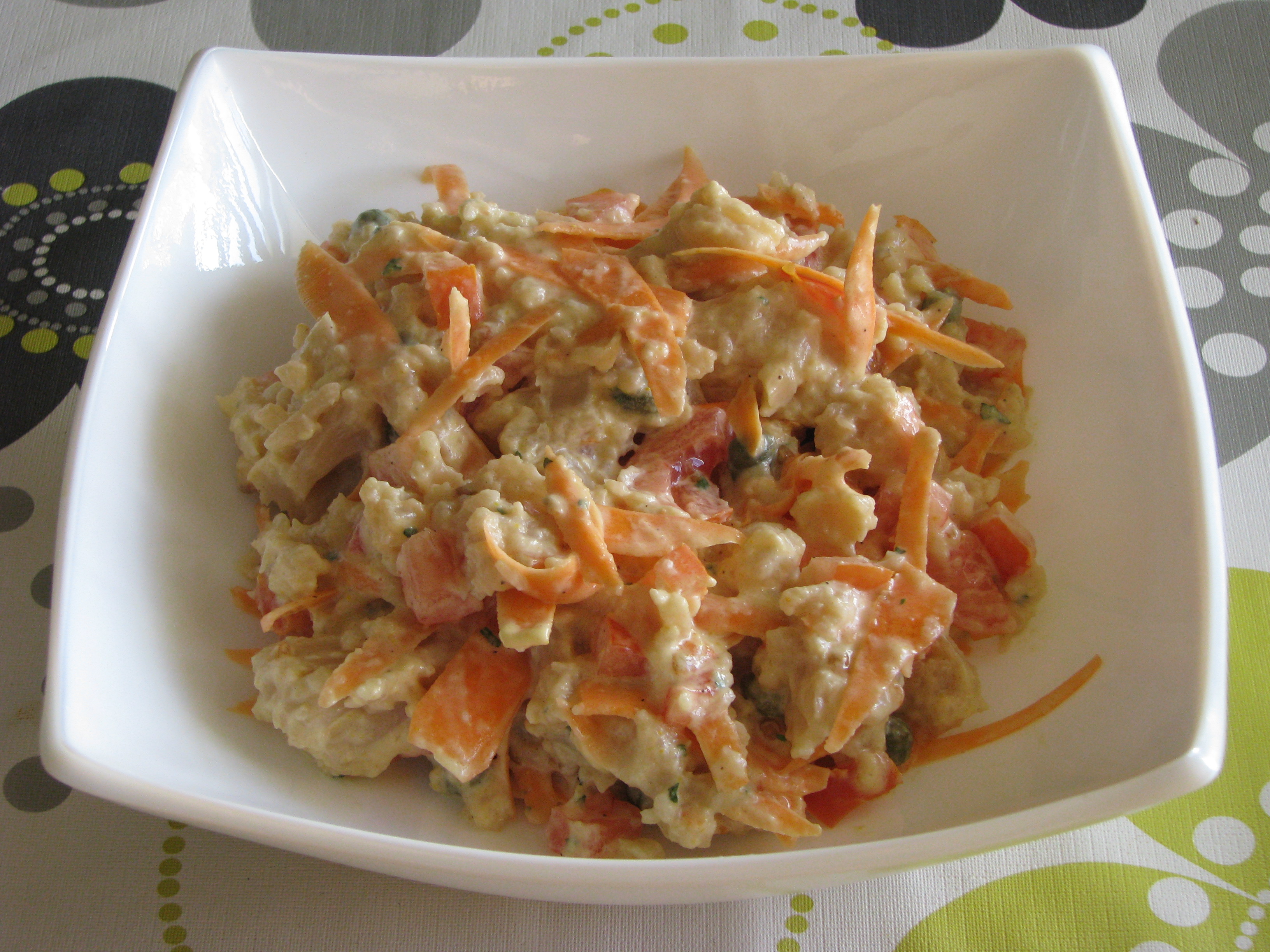 Ensalada de coliflor con salsa de mostaza