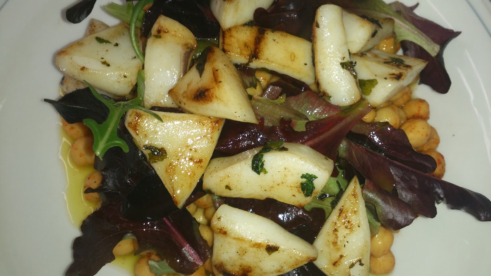 ENSALADA DE GARBANZOS Y SEPIA