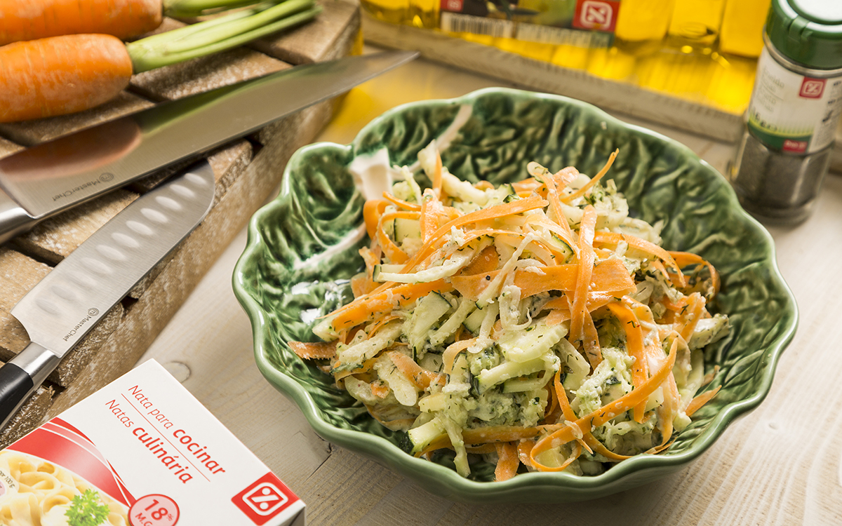 Ensalada fresca de pepino, hinojo y zanahoria 