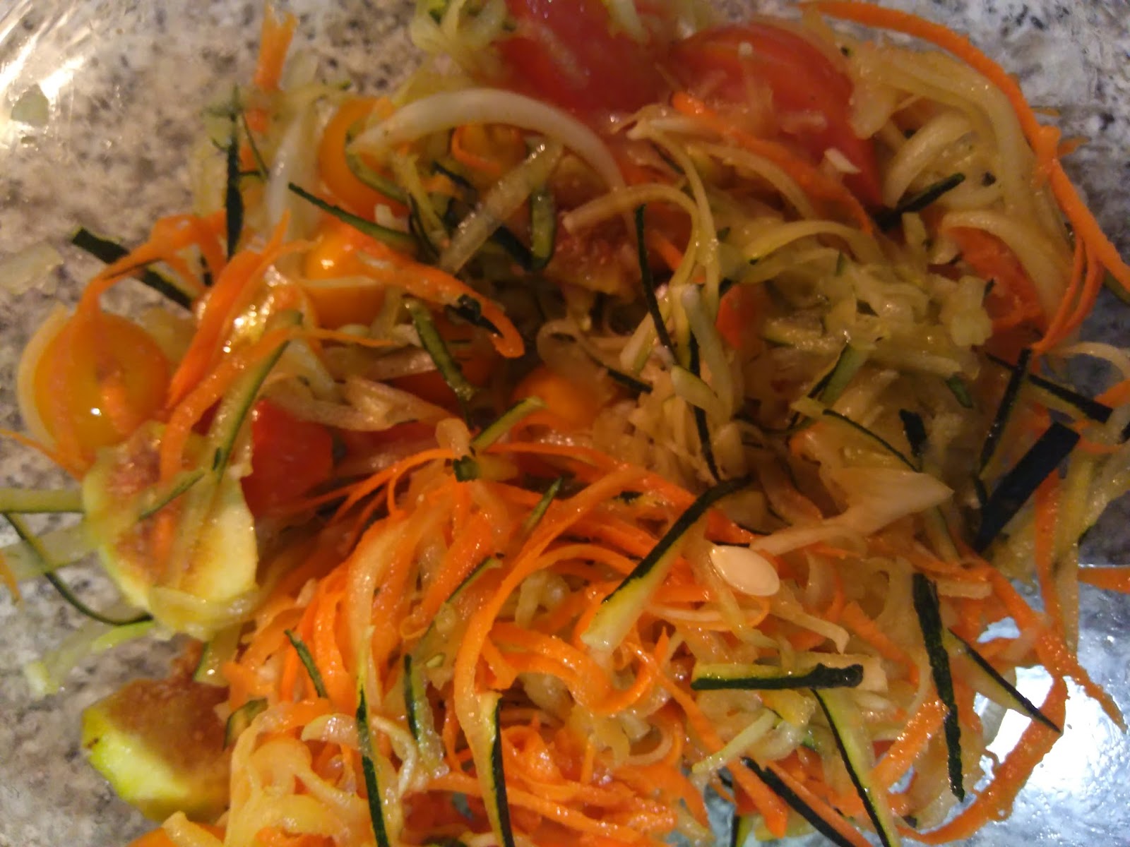 Ensalada de tallarines de calabacín