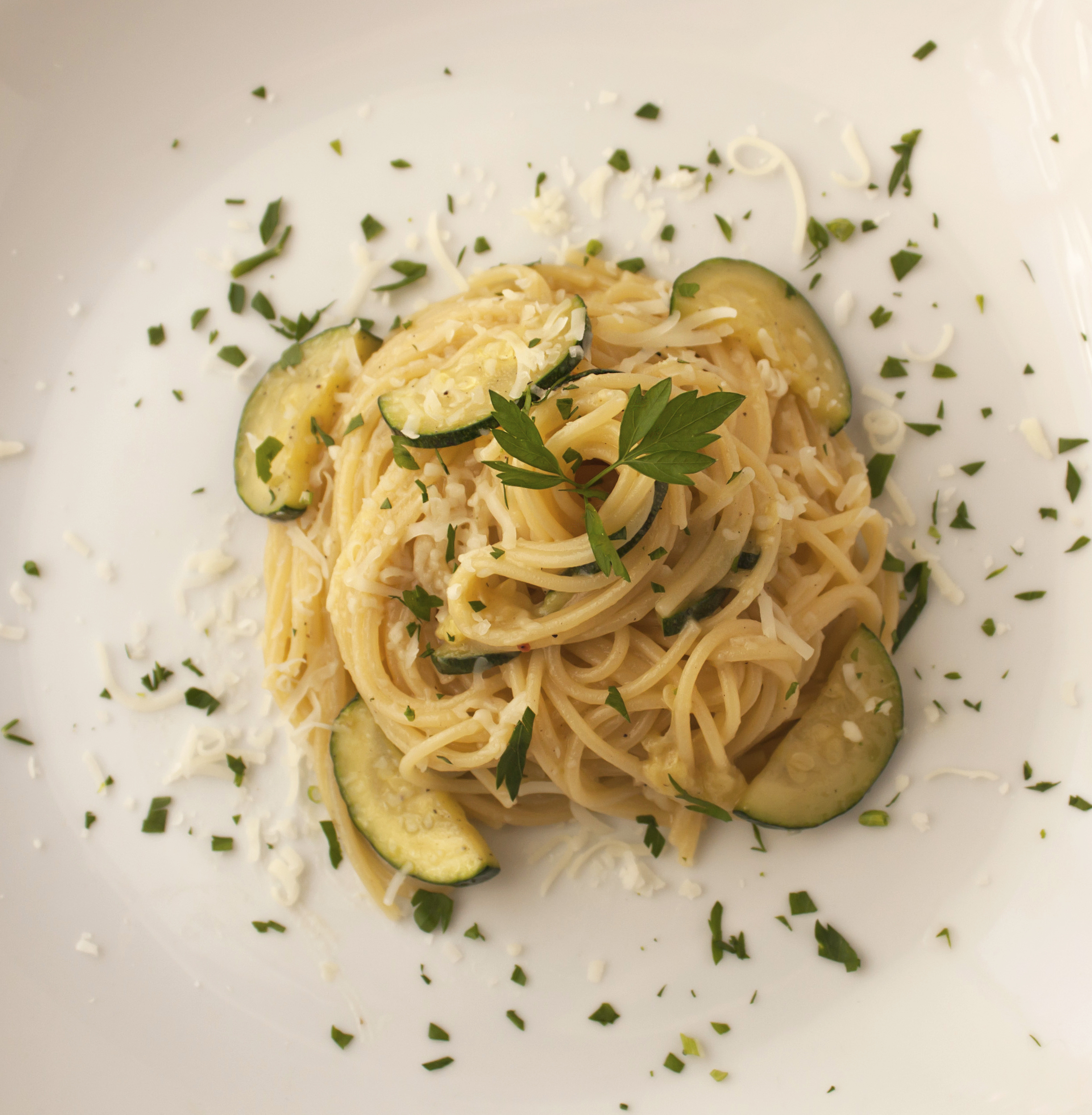 Receta: Espaguetis con calabacín y champiñones | Recetas DIA