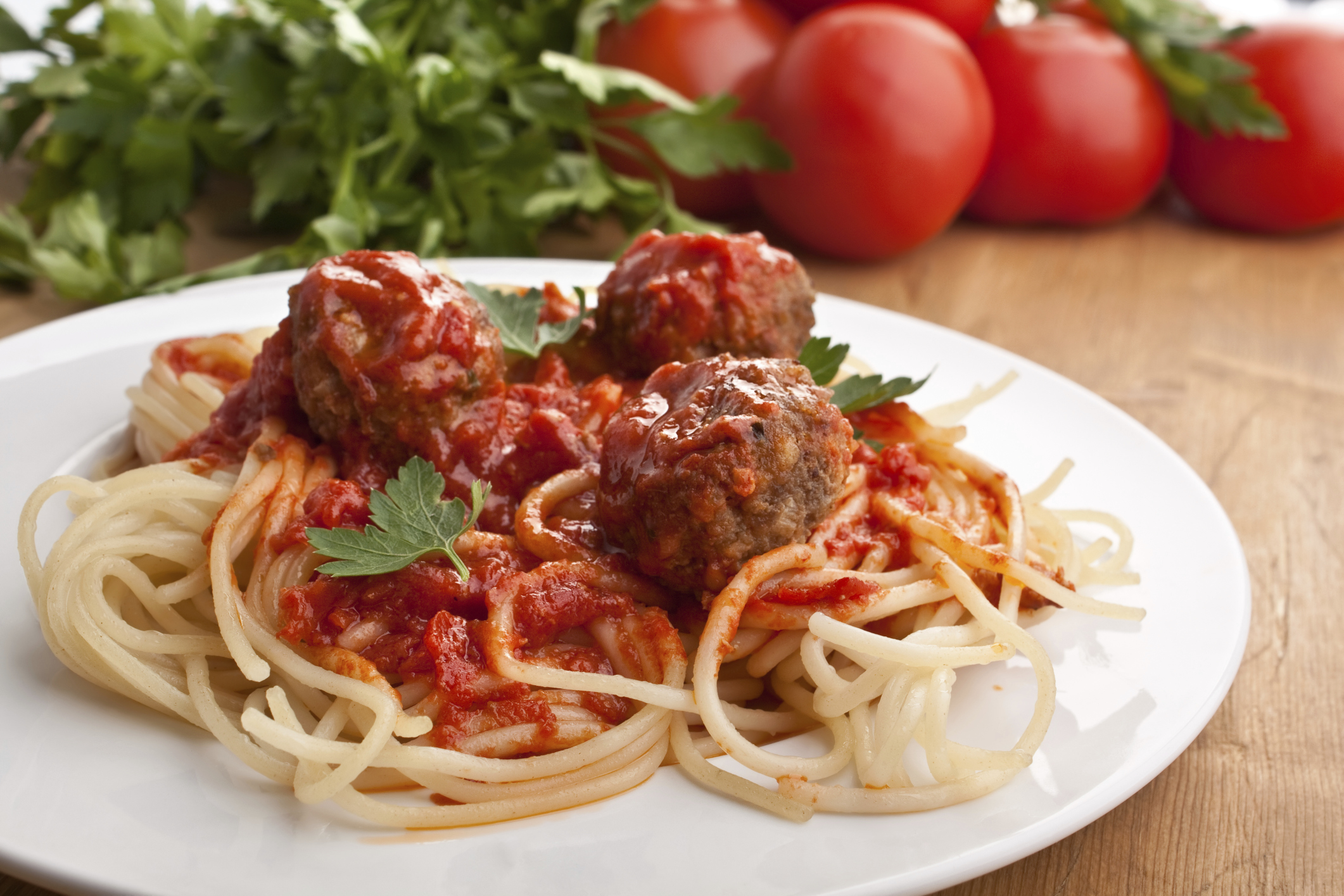 Espaguetis con salsa de albóndigas