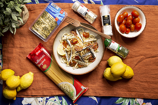 Espaguetis con boquerones y tomates cherry