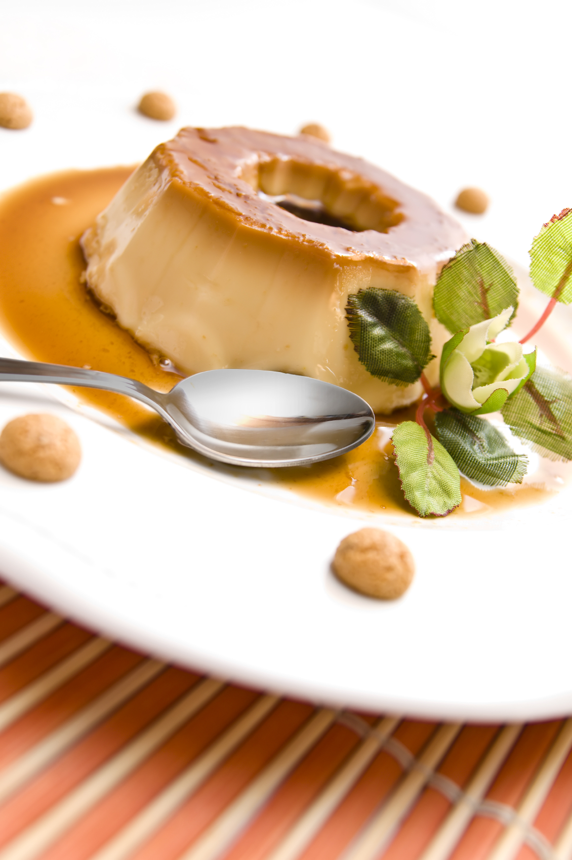 Flan de dulce de leche, nuez y chocolate