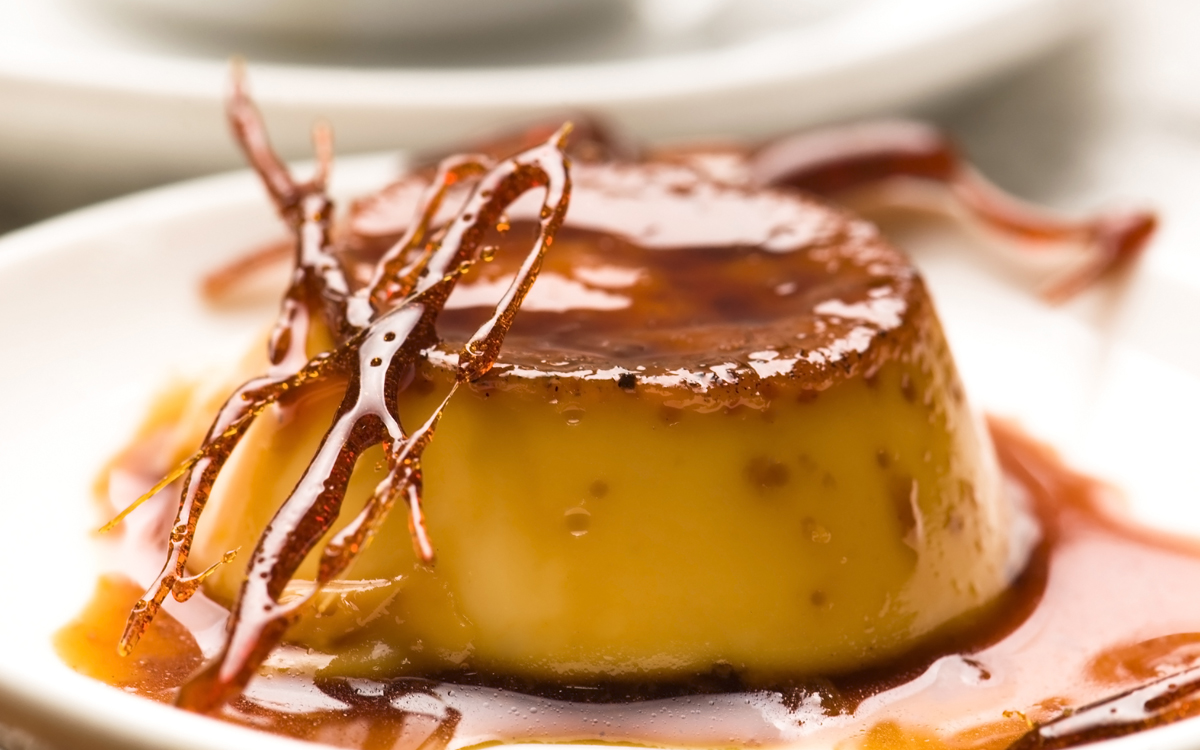 Flan con caramelo crujiente