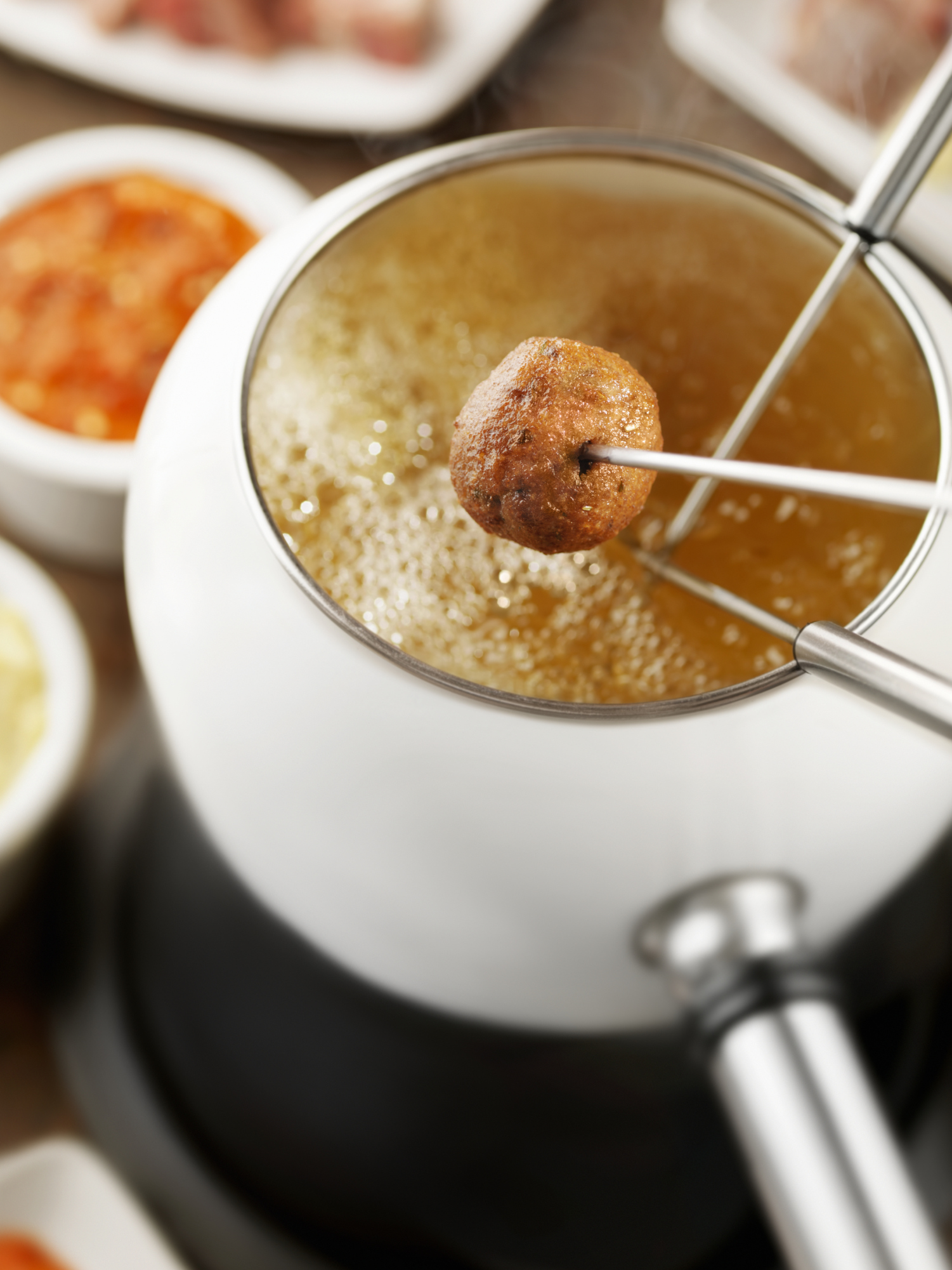 Fondue con albóndigas