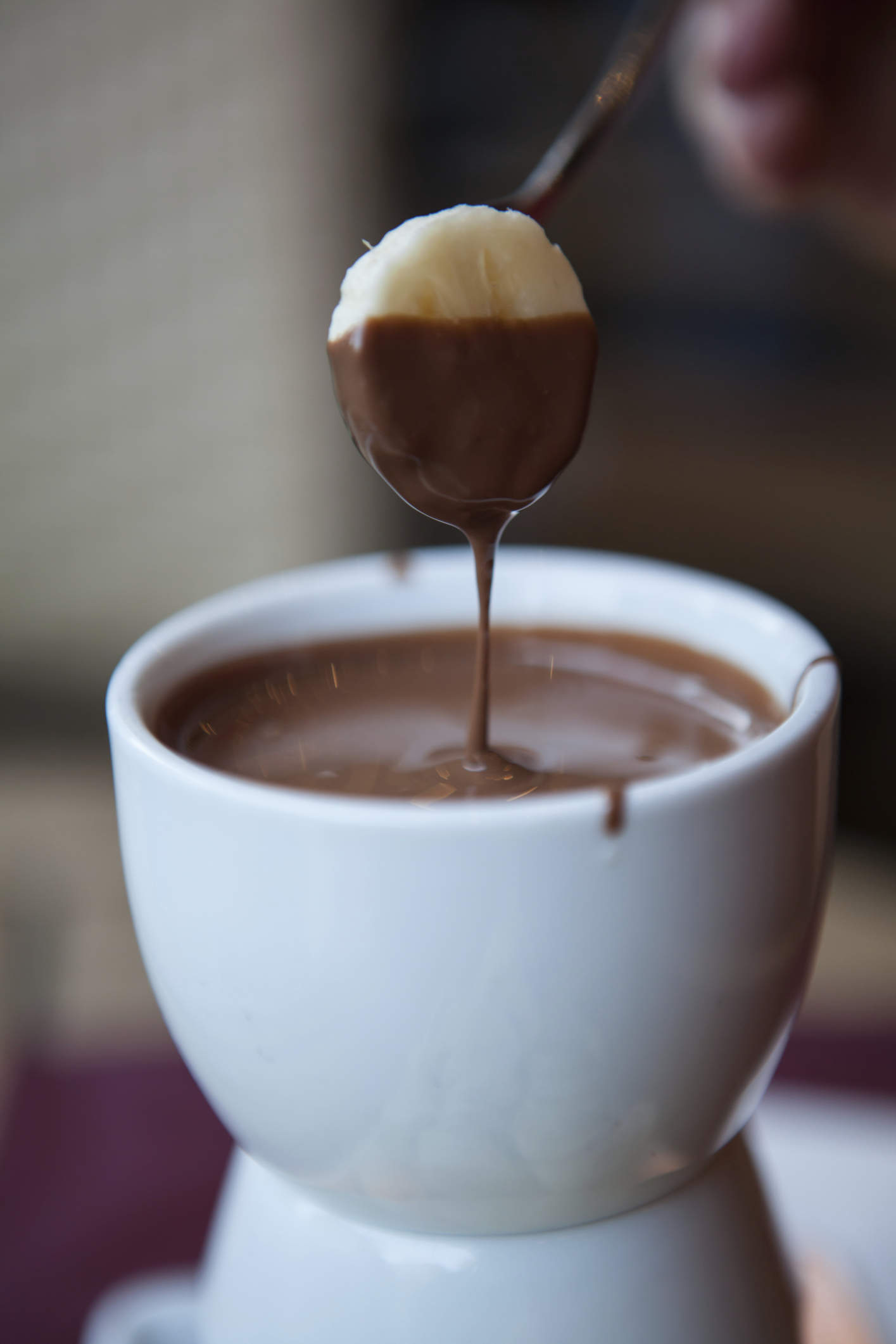 Fondue de chocolate y frutas naturales