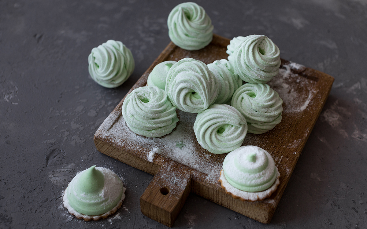 Galletas de manzana con merengue