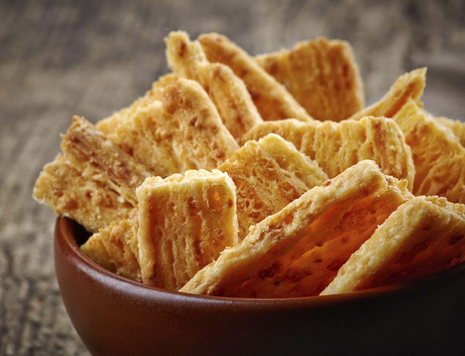 Galletas de queso emmental