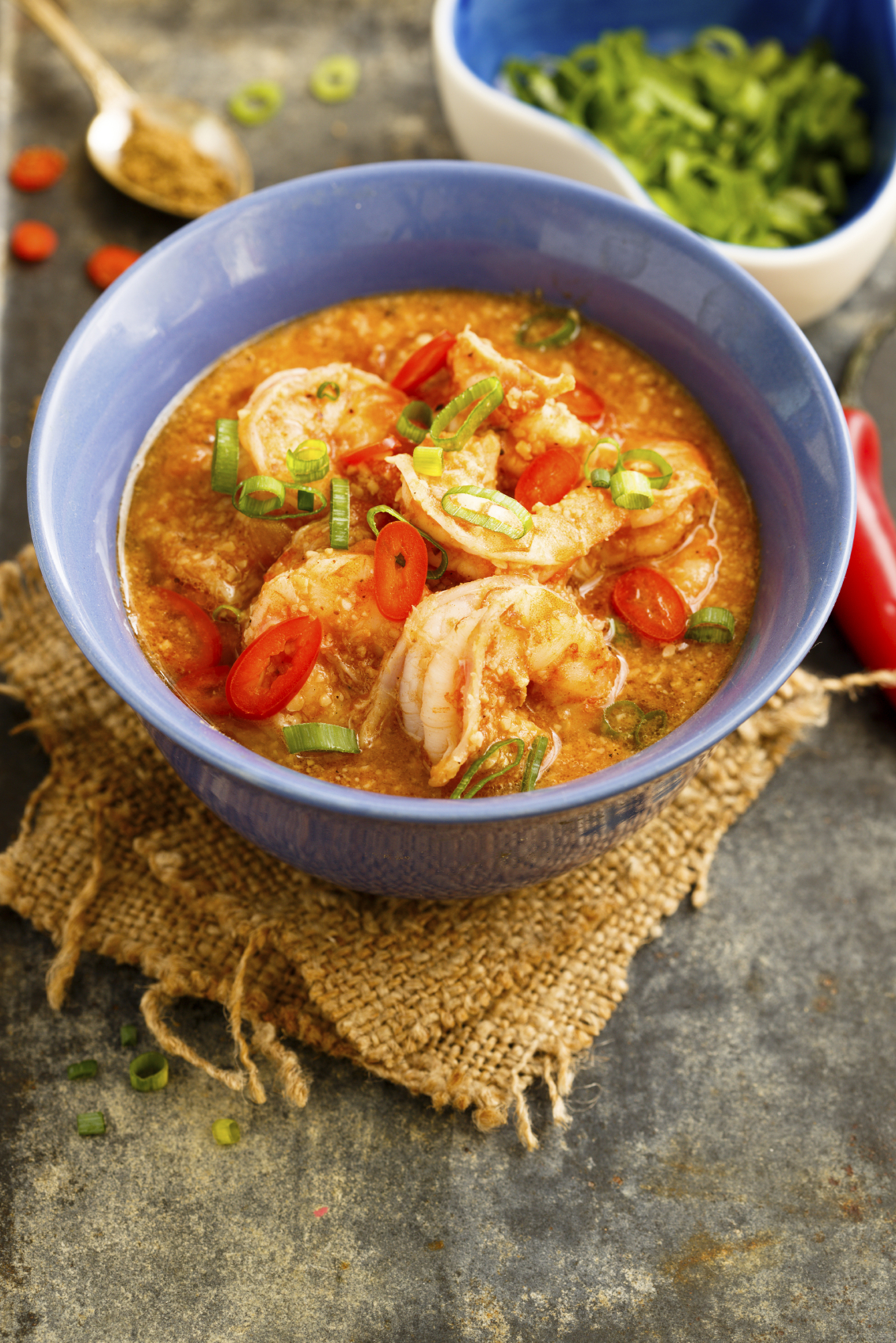 Gambas al curry con almendras