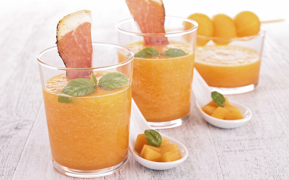 Gazpacho de melón con jamón crujiente