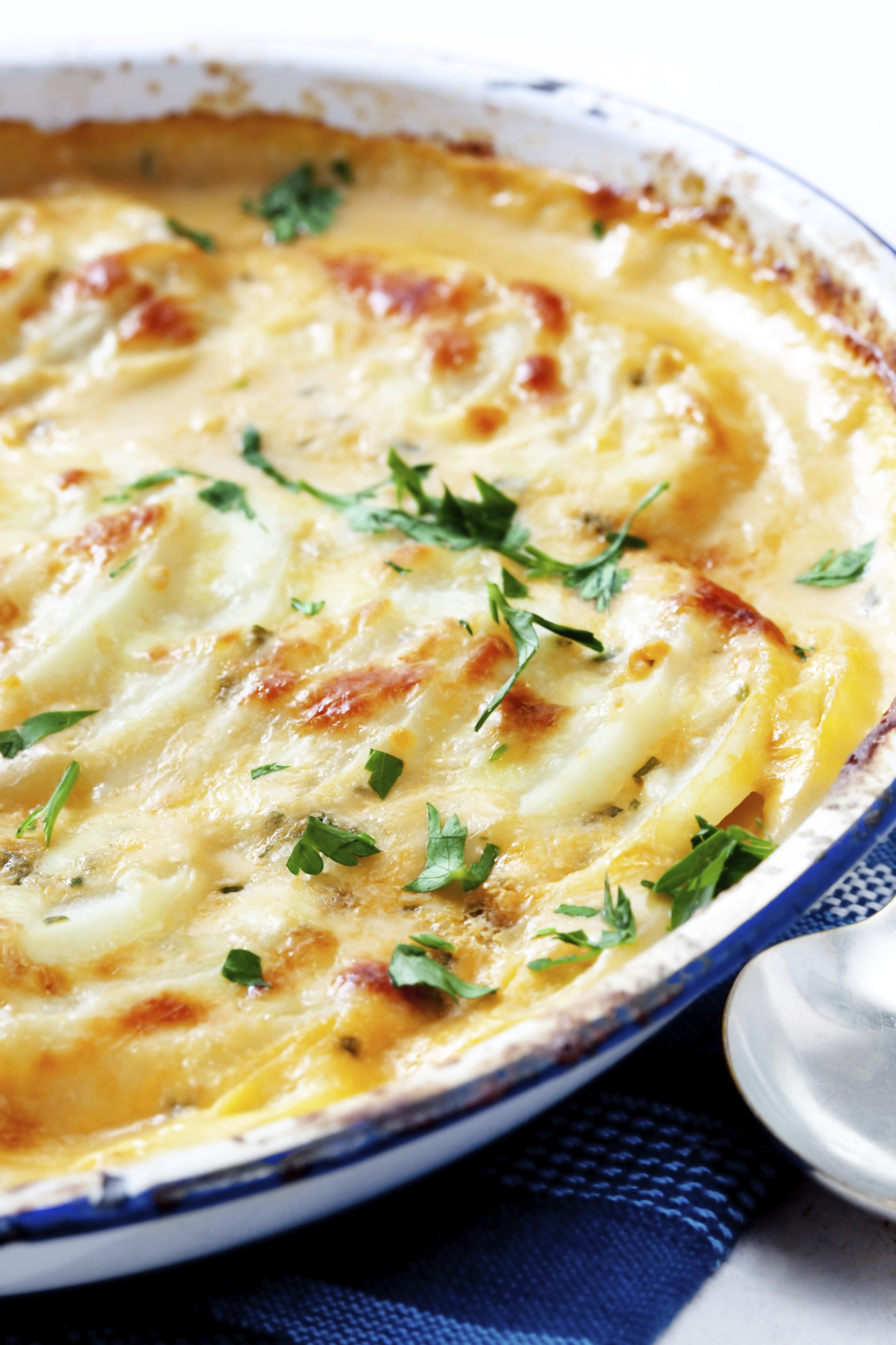 Gratin dauphinois con queso gruyere