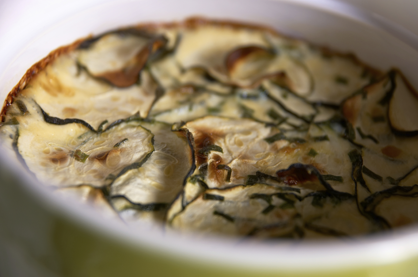 Gratinado de calabacines, gambas y atún