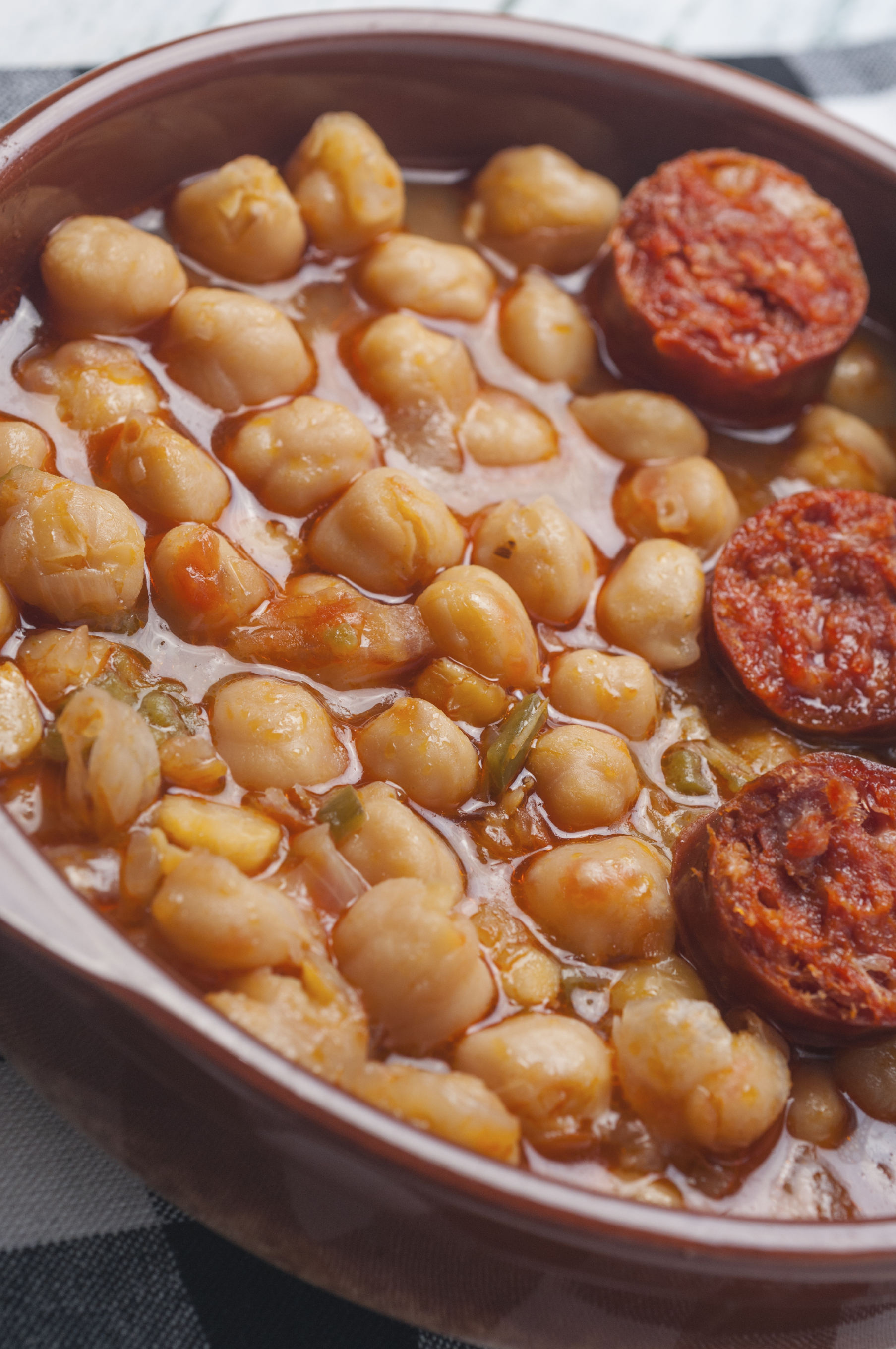 Guiso de garbanzos con chorizo