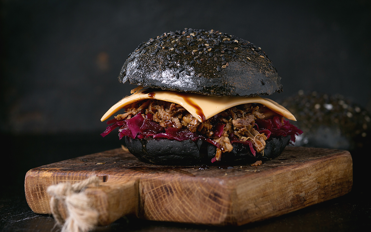 Hamburguesa negra pulled pork