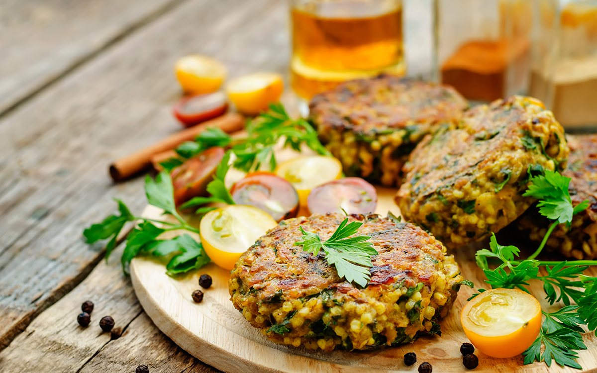 Hamburguesas de mijo y garbanzos con curry