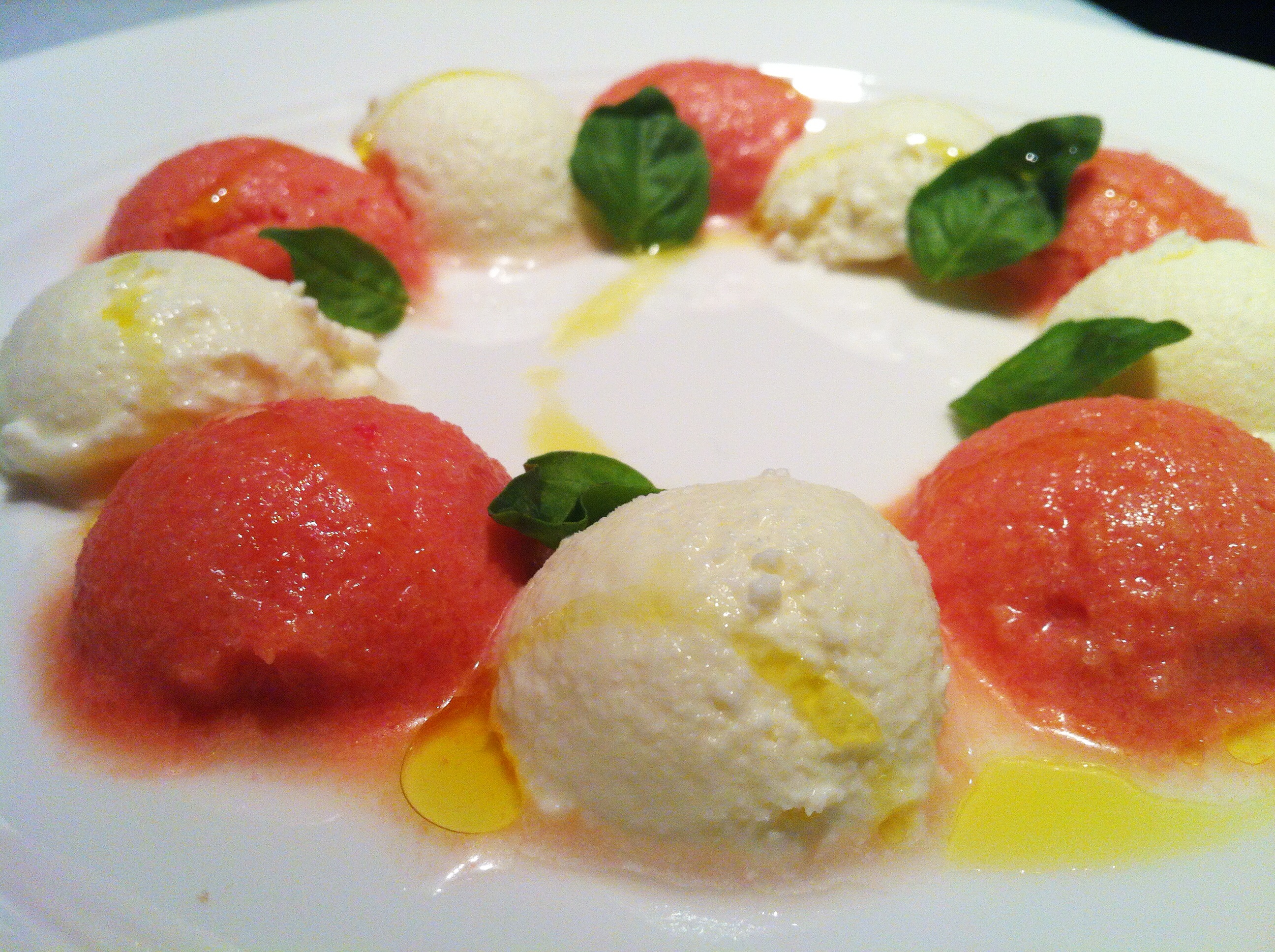 Helado de ensalada caprese