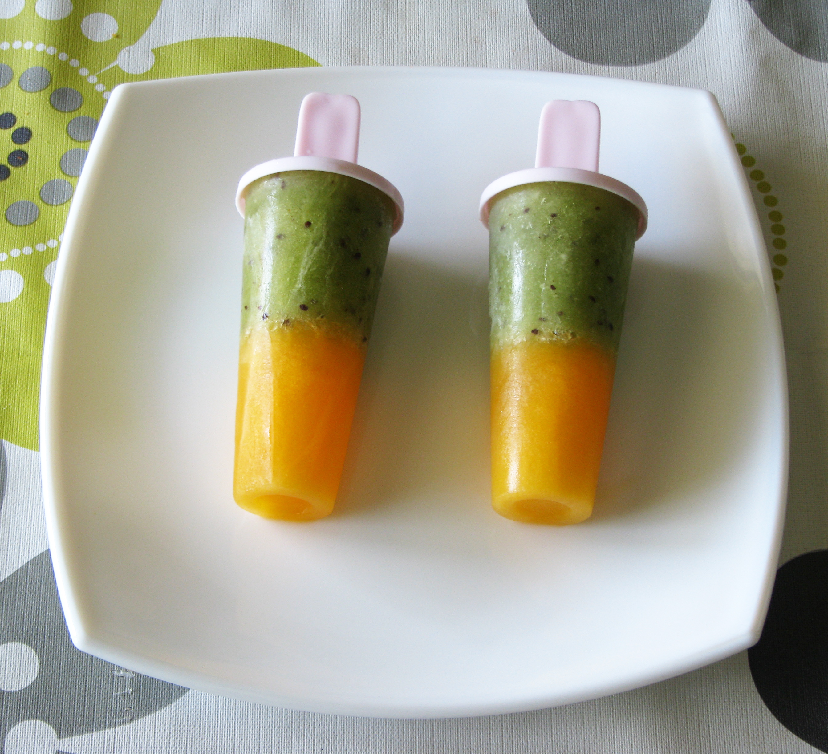 Helados caseros de naranja y kiwi