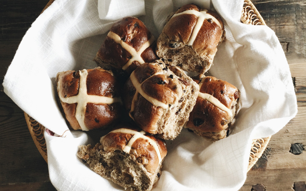 Hot cross buns o panecillo de Pascua