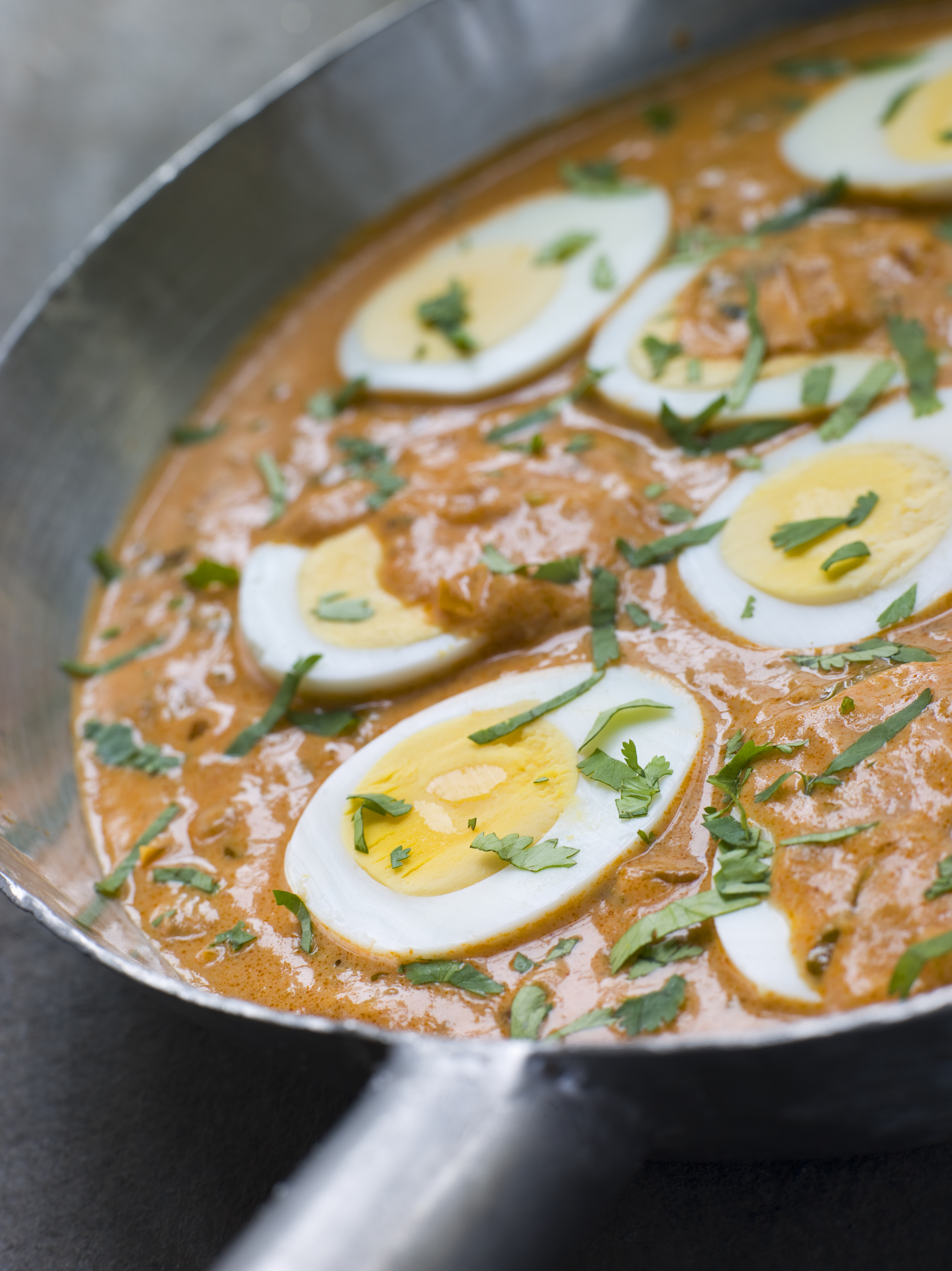 Huevos cocidos al curry