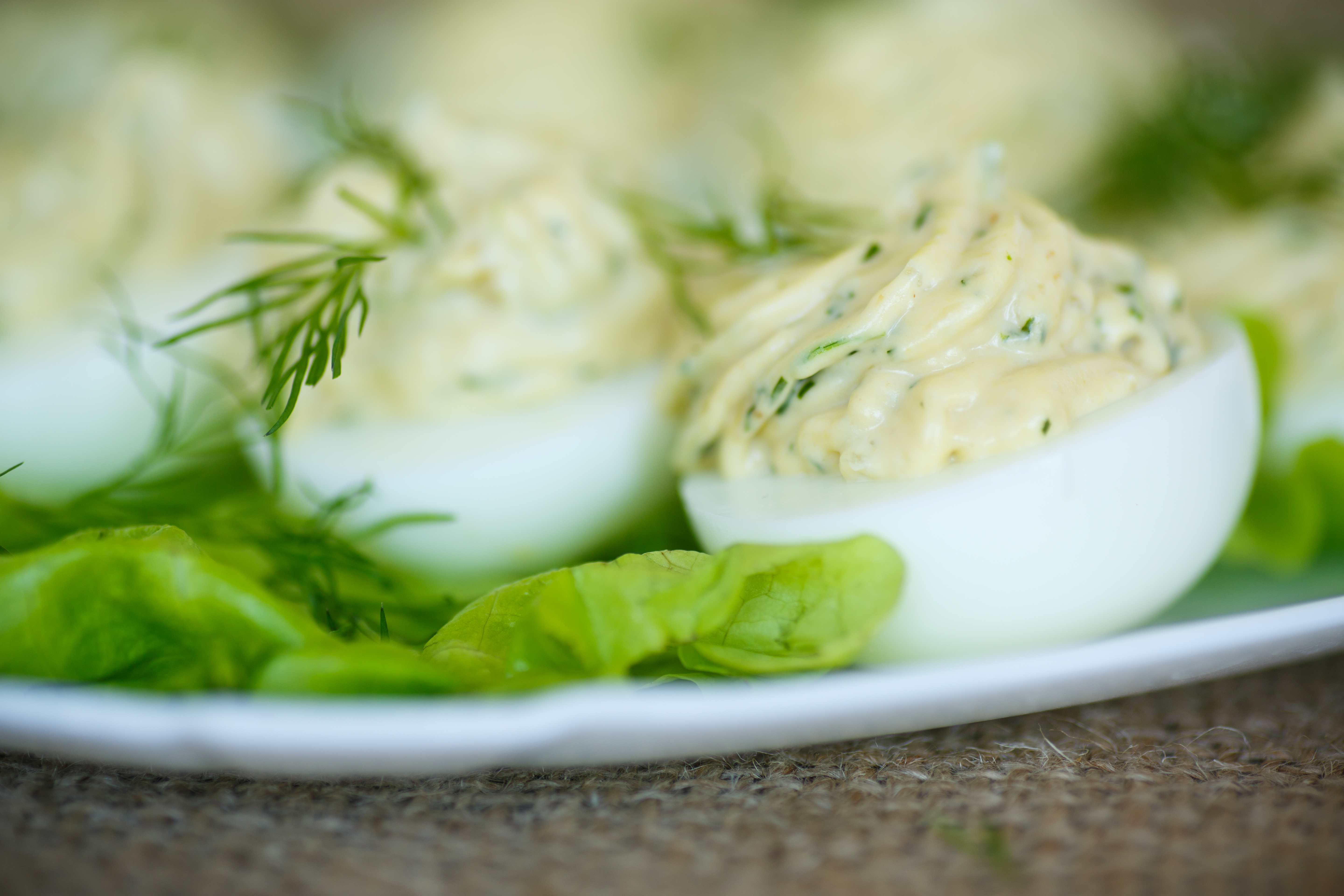 Huevos con relleno