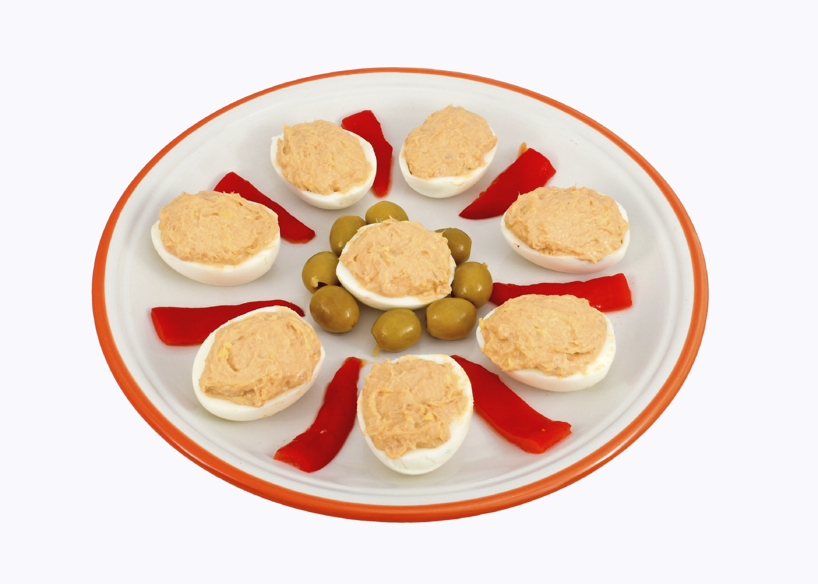 Huevos rellenos de atún con tomate y mayonesa