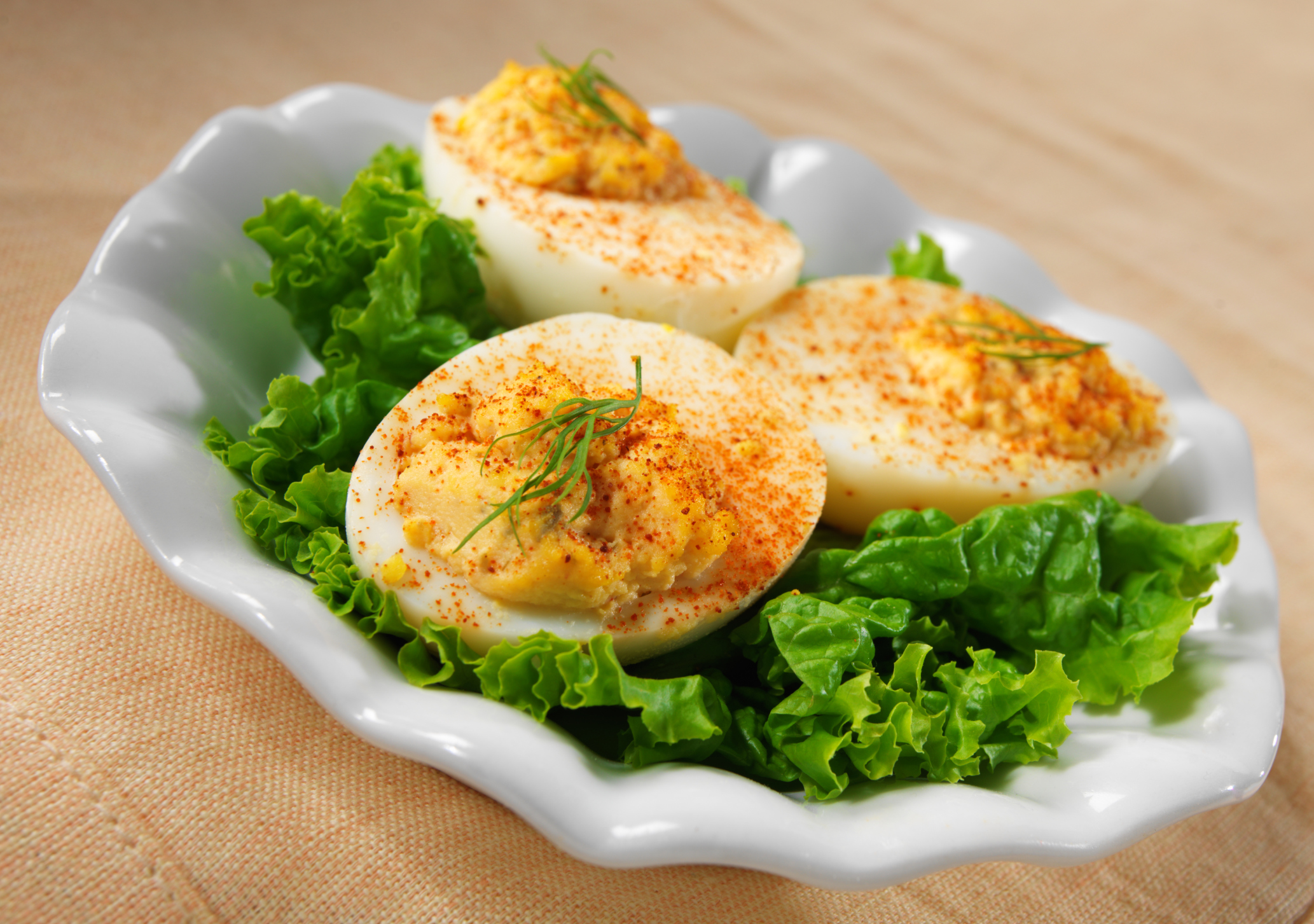 Huevos rellenos al curry