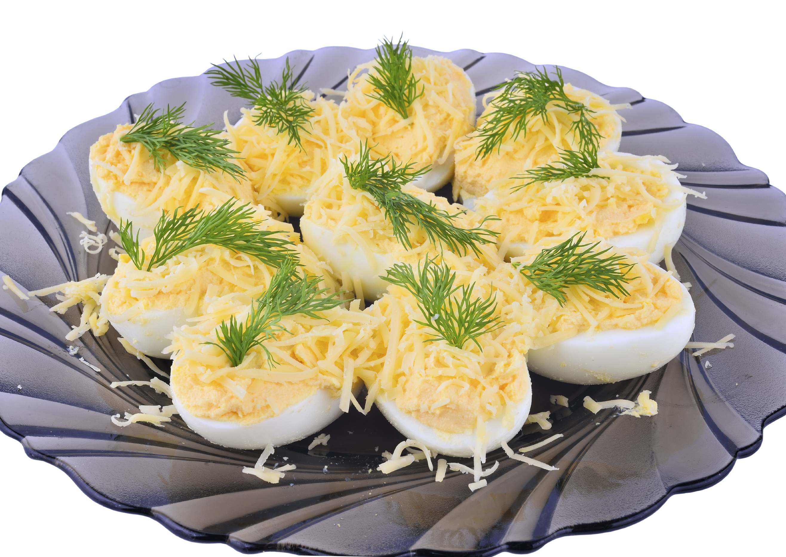 Huevos rellenos con queso rallado