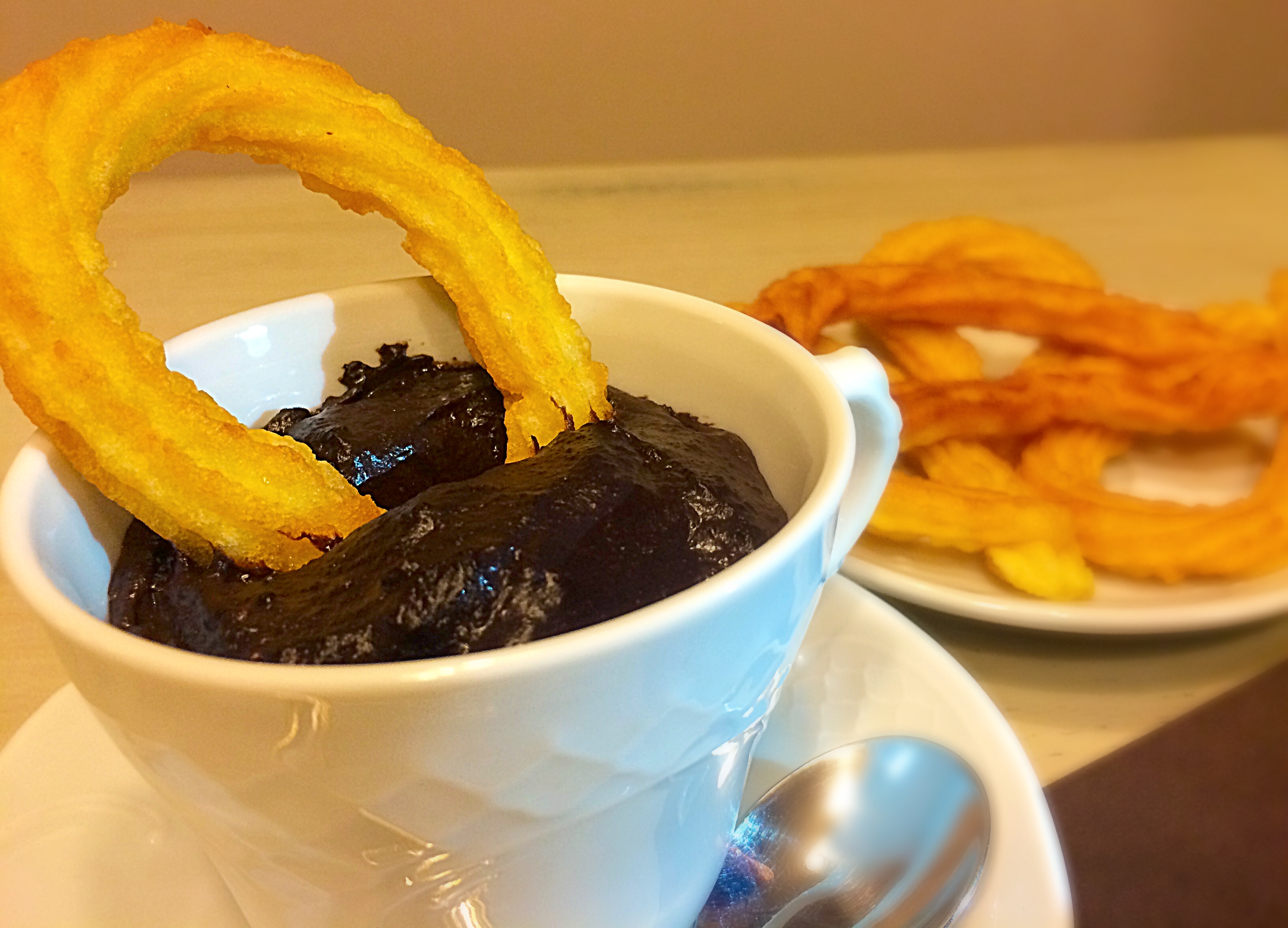 ¿Churros con chocolate?