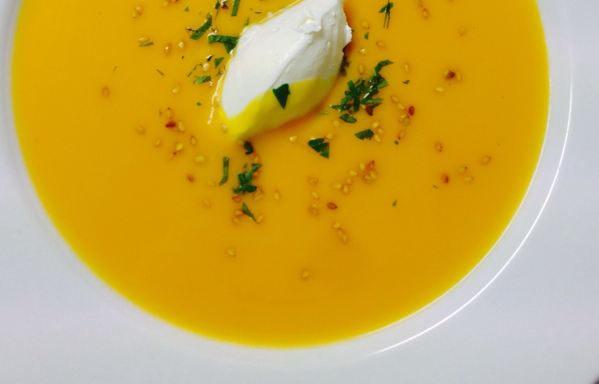 Crema de calabaza con jengibre y aceite de trufa