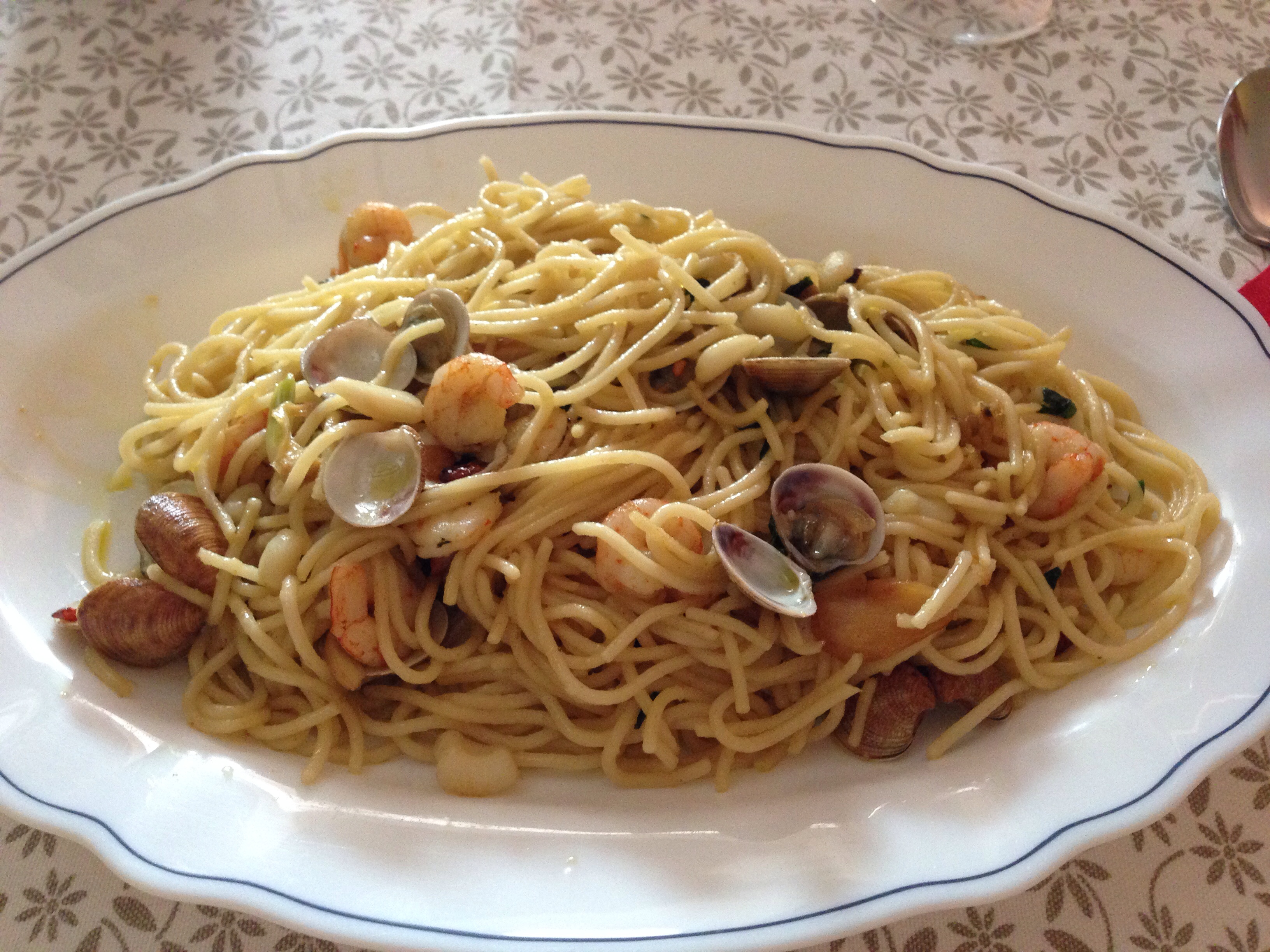 Spaguettis italianos Frutti di Mare