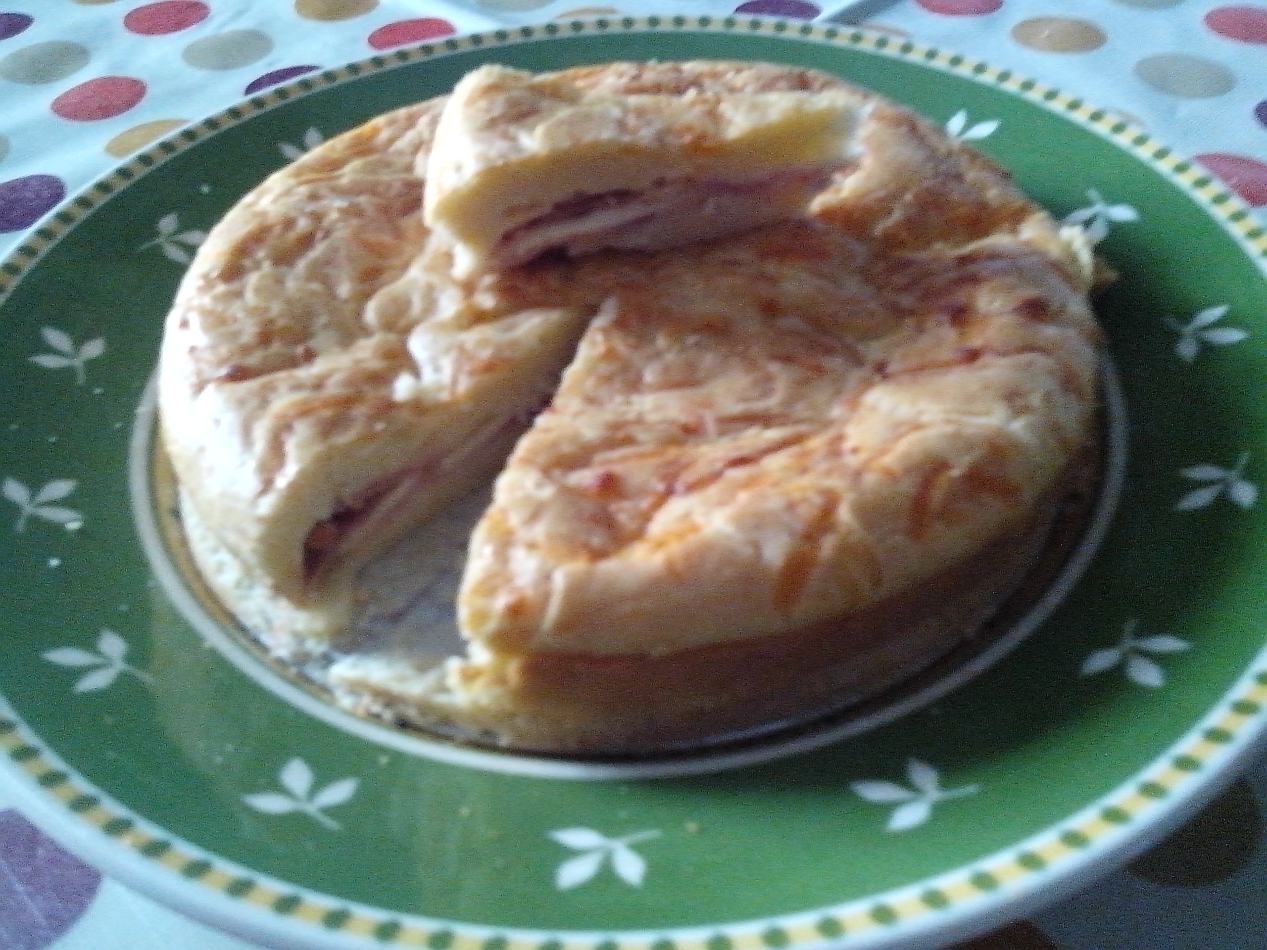 coca de jamon y queso