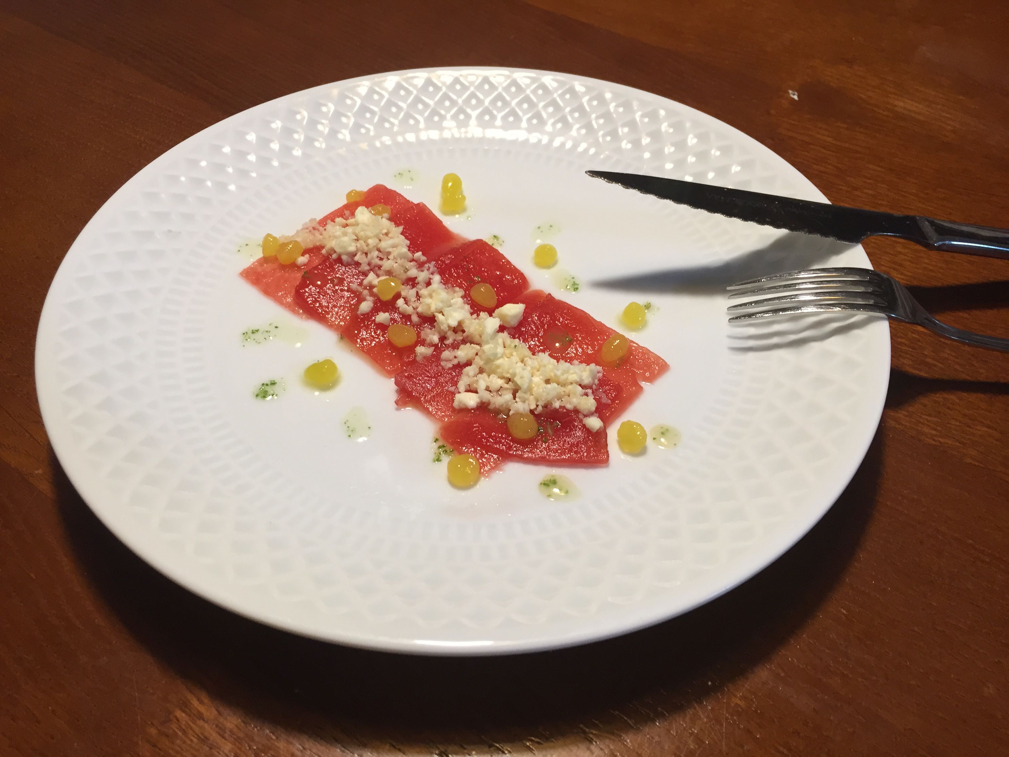 Falso carpaccio de lomo de ternera con polvo helado de queso