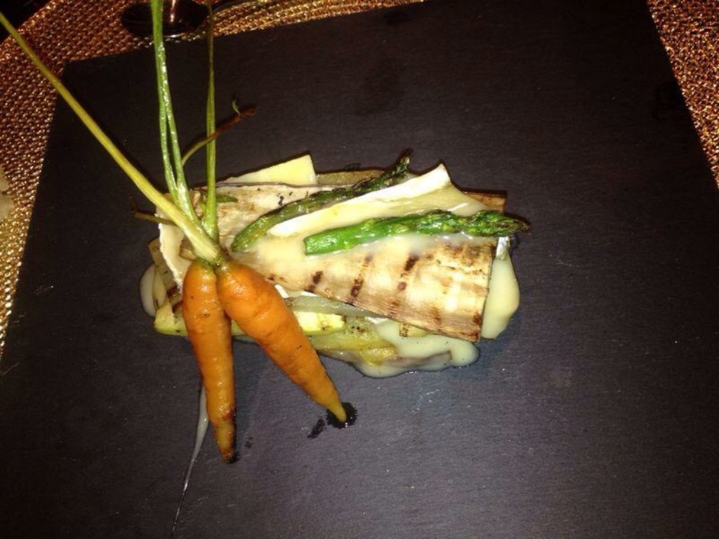 Lasaña de verduras con queso brie