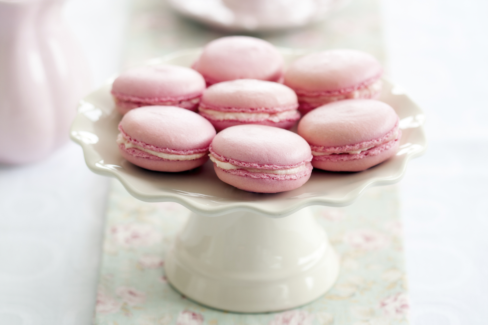 Macarons con chocolate blanco de fresa