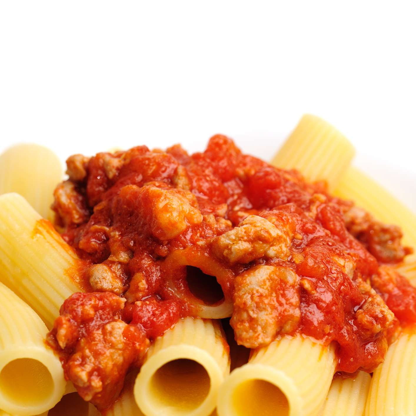 Macarrones con chorizo y salsa de tomates