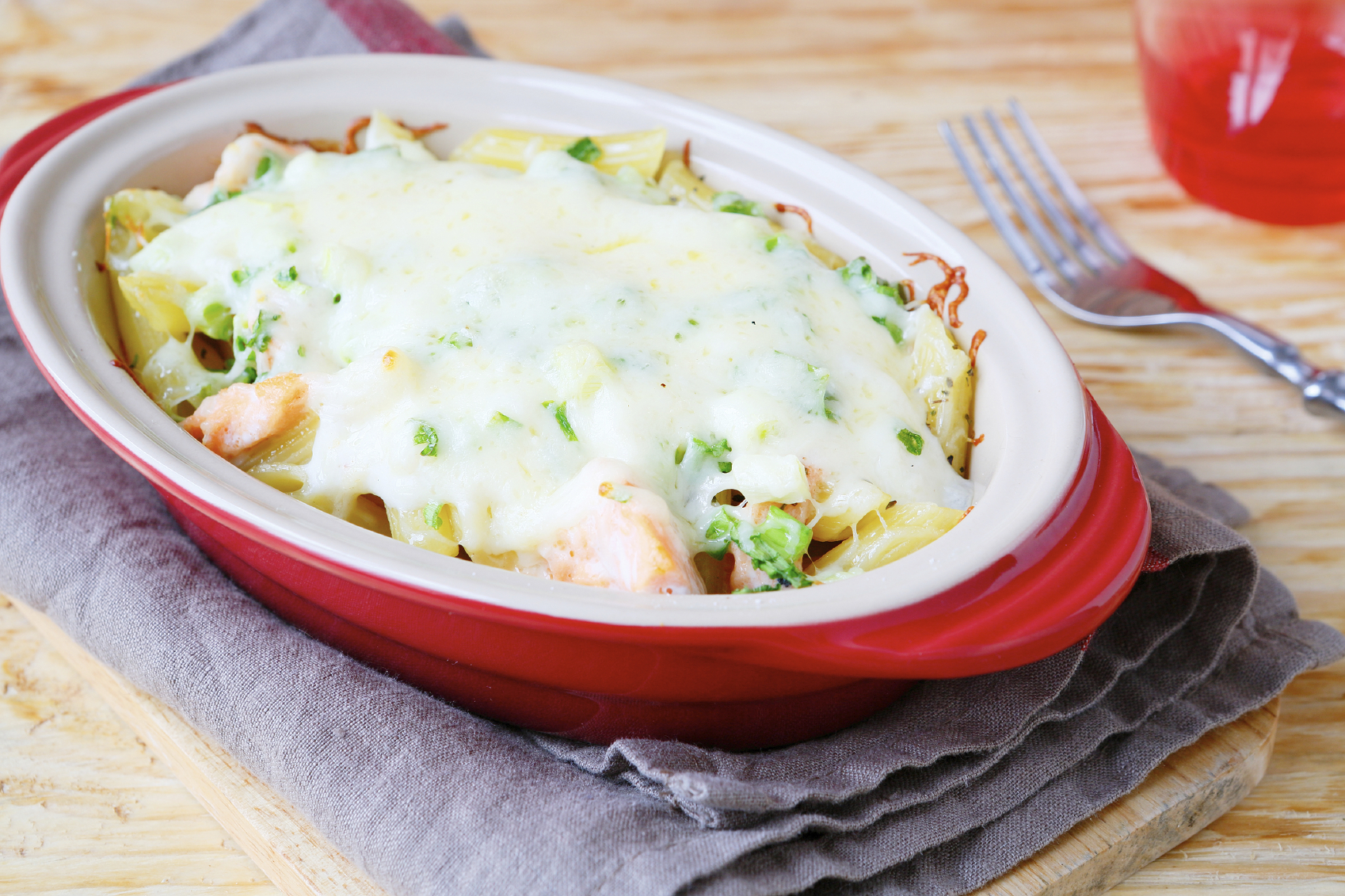 Macarrones integrales con salmón