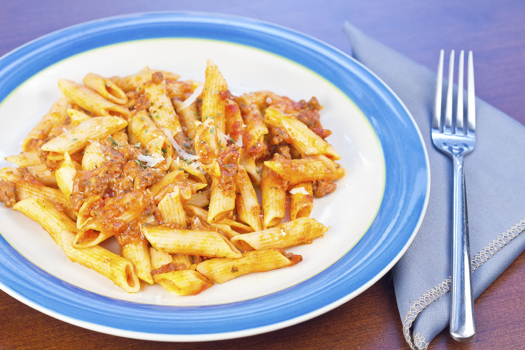 Macarrones con chorizo y tomate