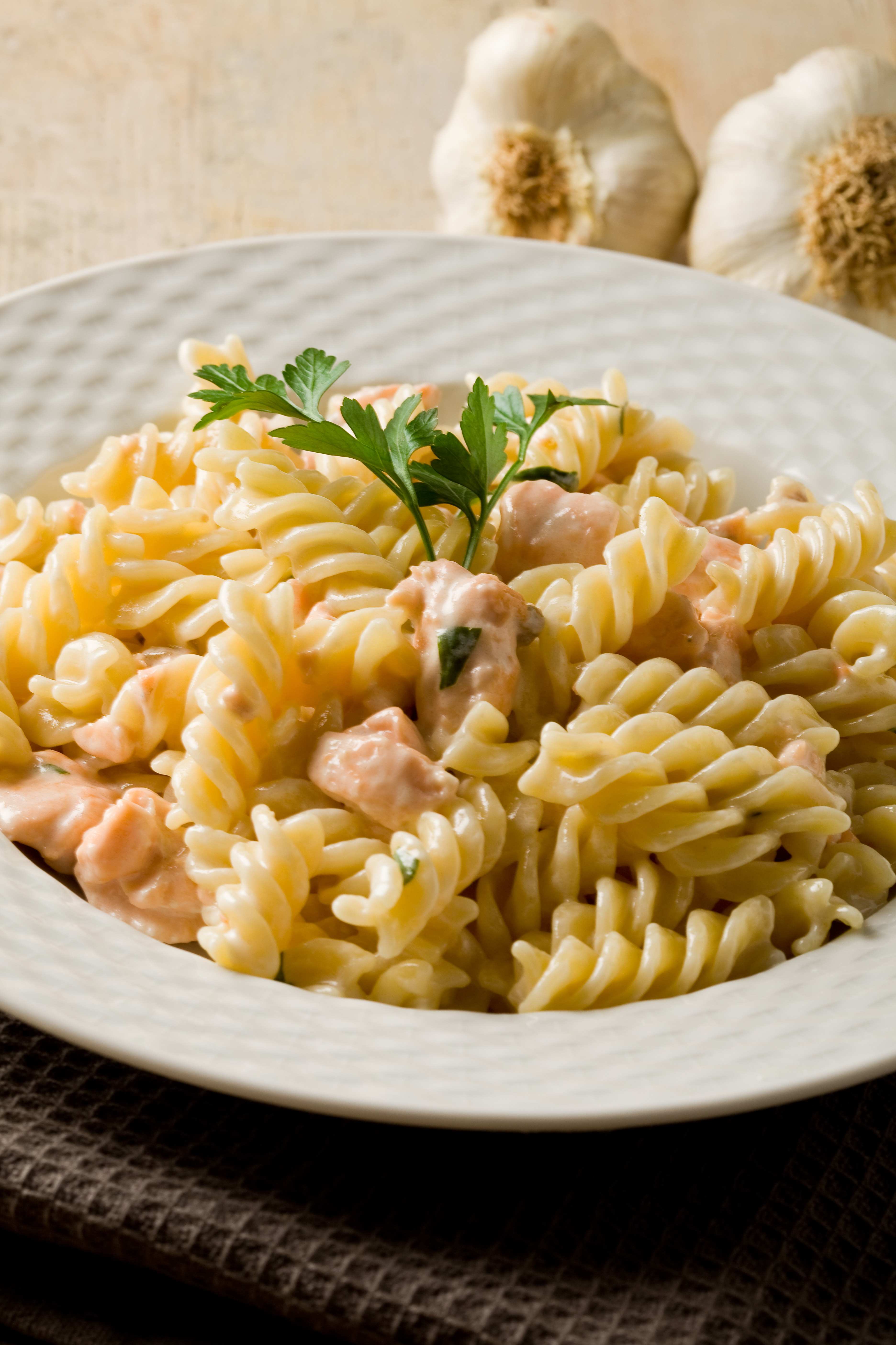 Pasta con salmón y queso