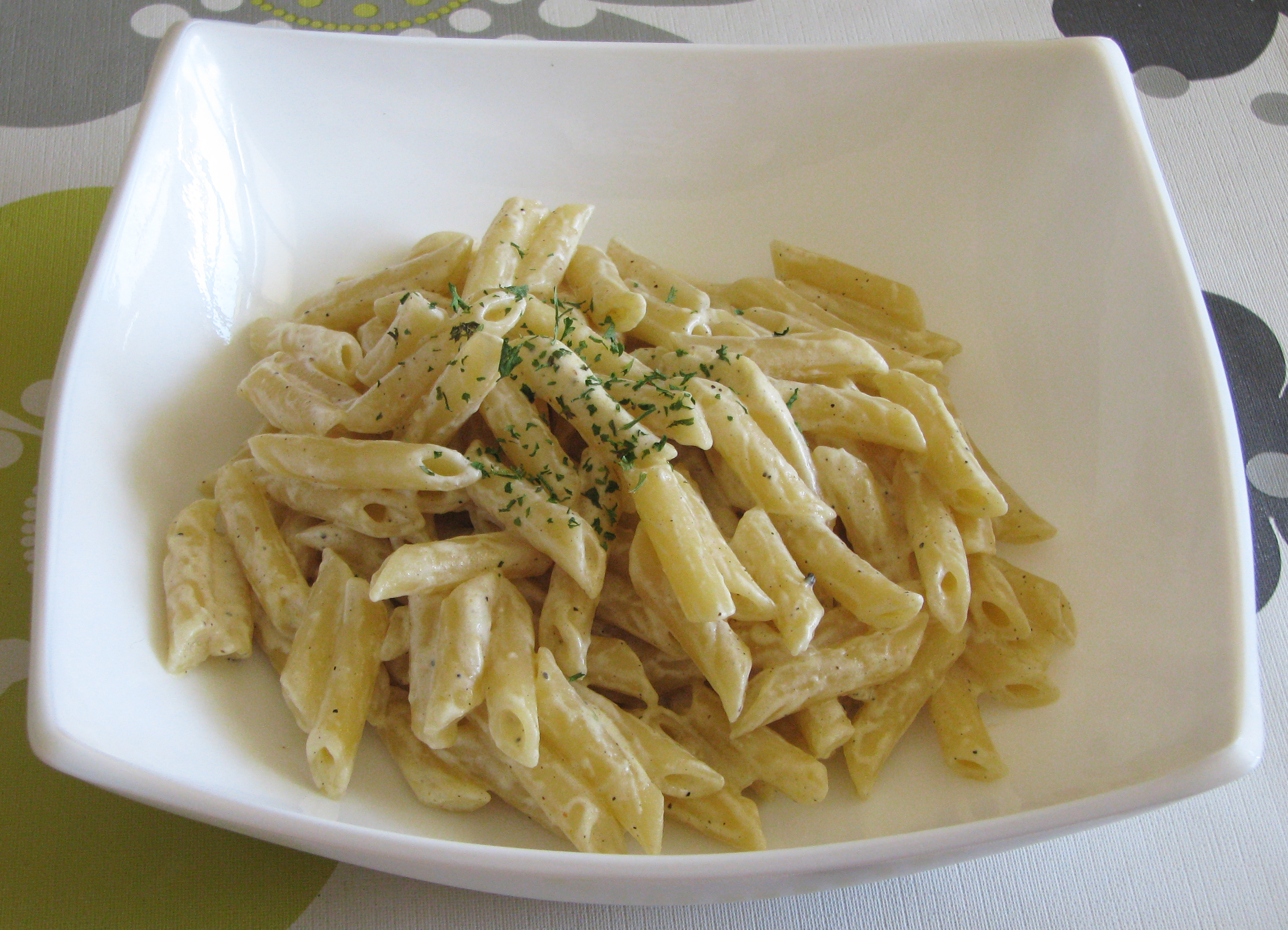 Macarrones con salsa de pimienta