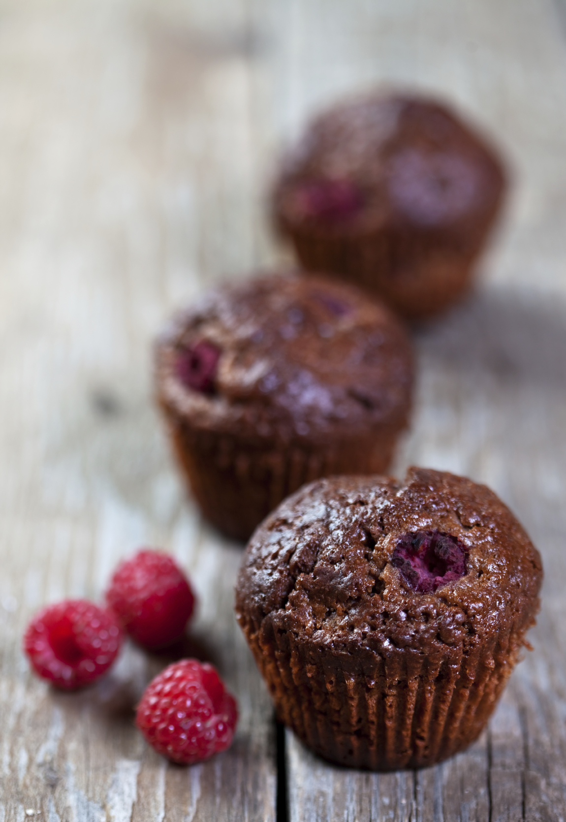 Muffin chocolatosos con frambuesas